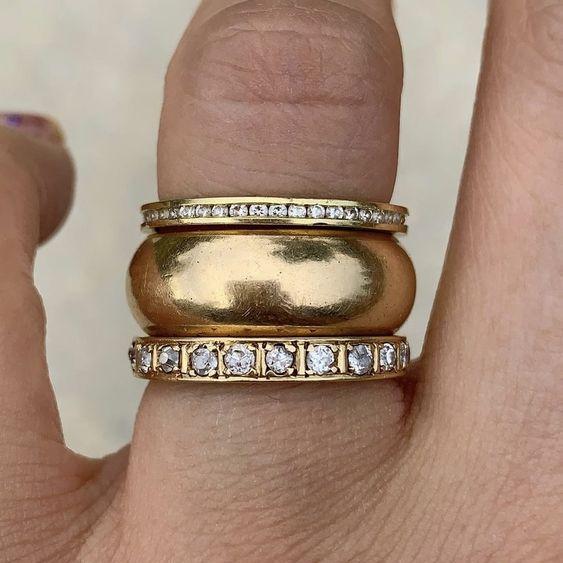 Set Dicker Gold Ring with Vintage Zirconia