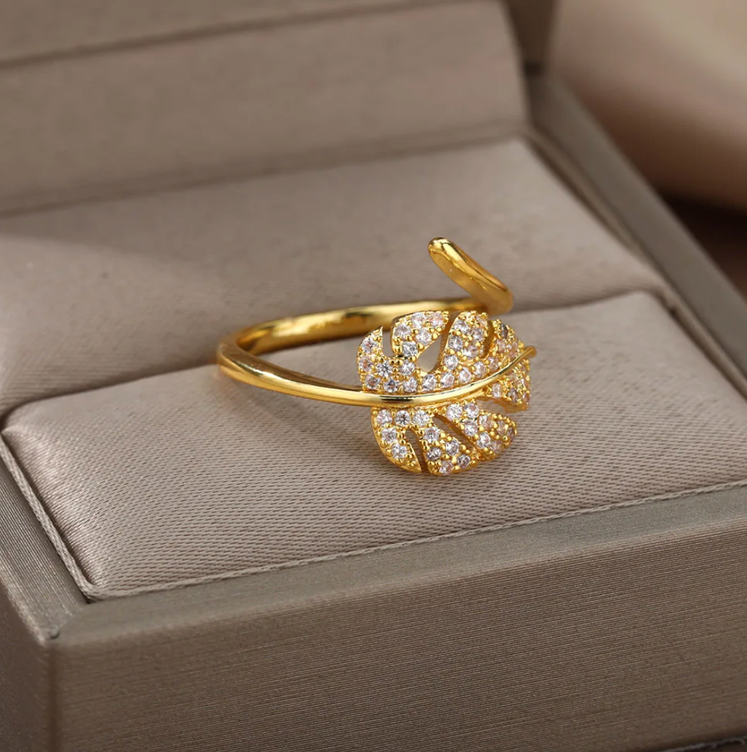 18 Karat Gold-Plated Wild Leaf Ring