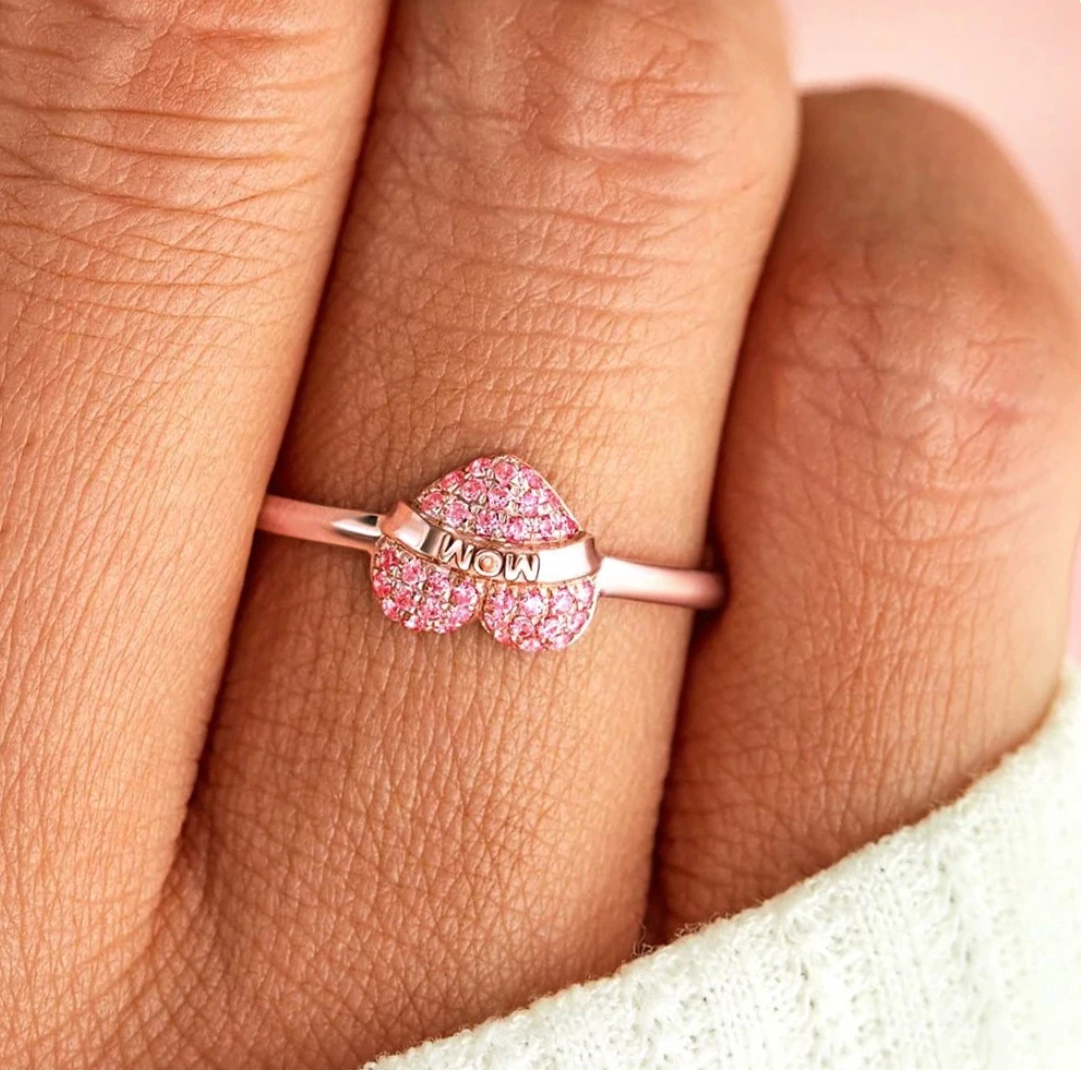 Delicate heart ring "Mama" with zirconia and 18K gold-plated.