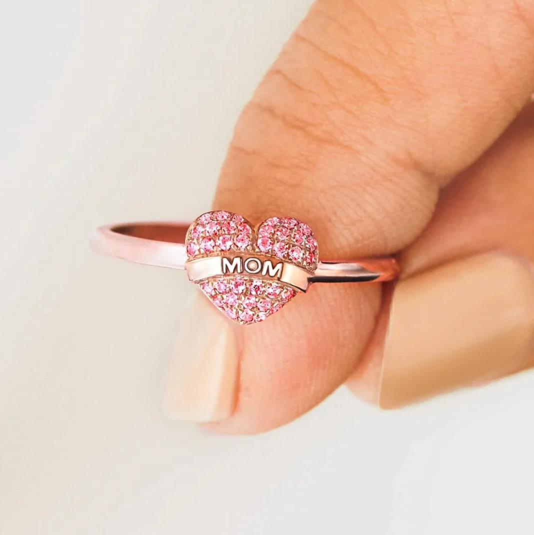 Delicate heart ring "Mama" with zirconia and 18K gold-plated.