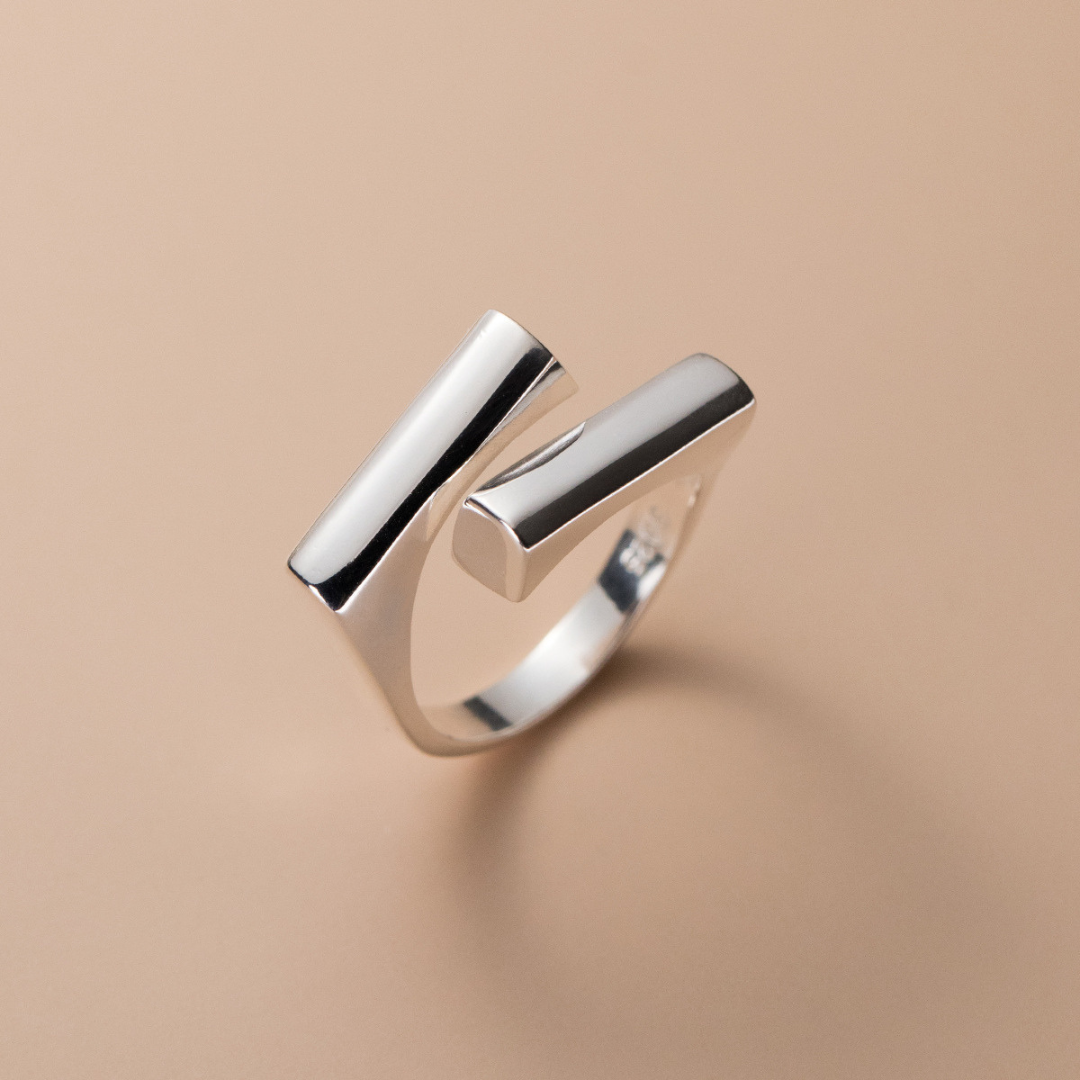 Sleek, modernist ring made of 925 sterling silver
