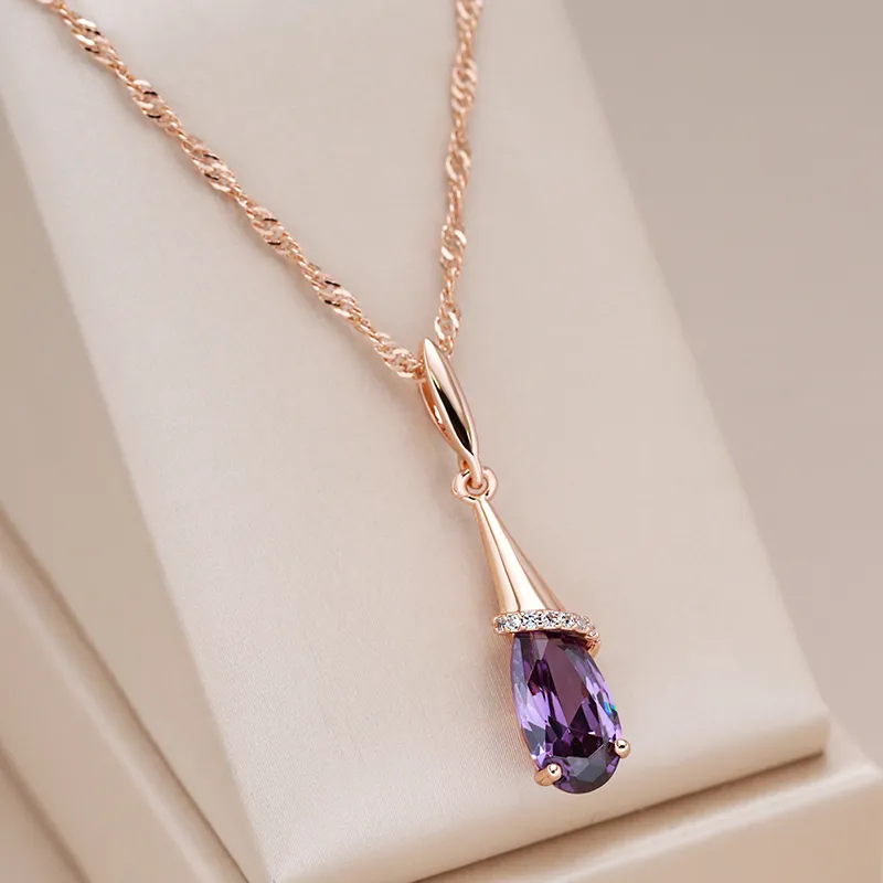 Elegant necklace made of mauve-colored crystal drops