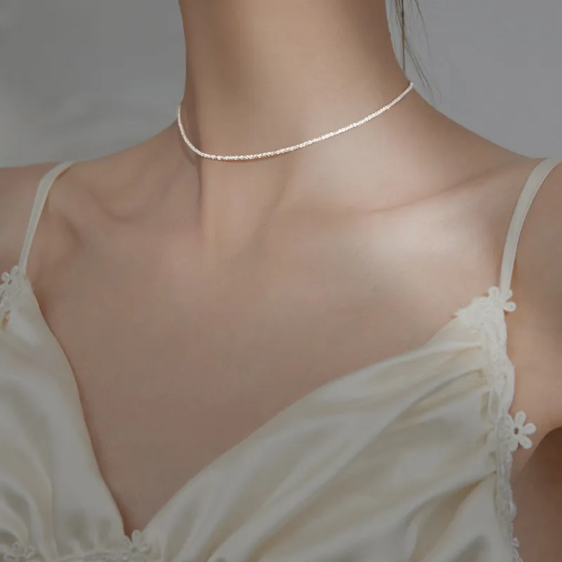 Necklace made of elegant, glossy pearls