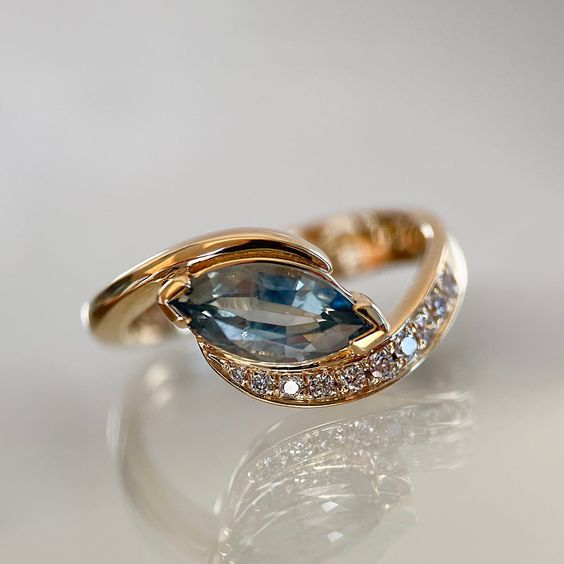 Brilliant Blue Crystal Ring Vintage