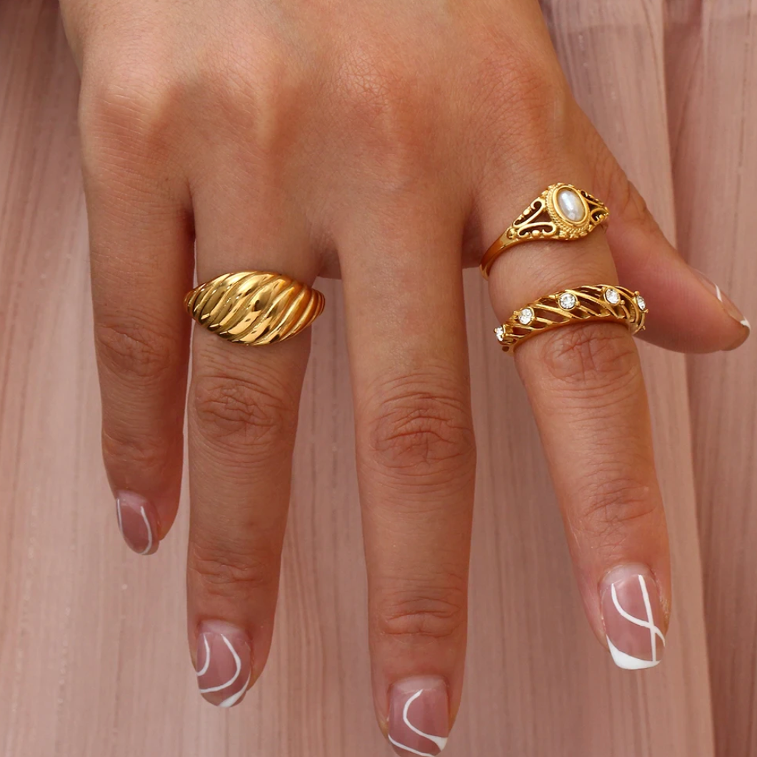 18 Karat Gold Plated Ring with Luxury Pearl