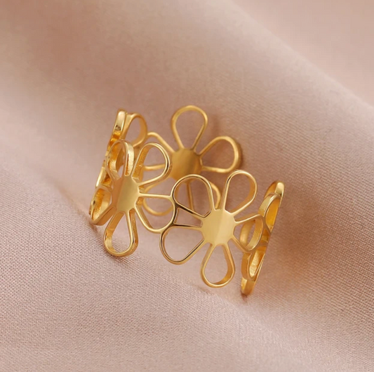 18 Karat Gold Plated Daisy Ring
