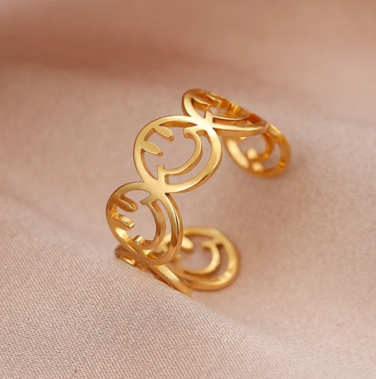 18 Karat Gold Plated Ring with an Eternal Smile