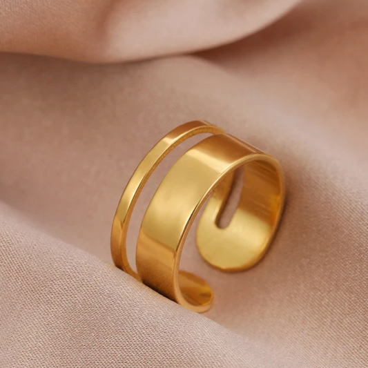 18 Karat gold-plated ring with green crystal