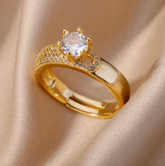 18 Karat gold-plated ring with Queen Stone