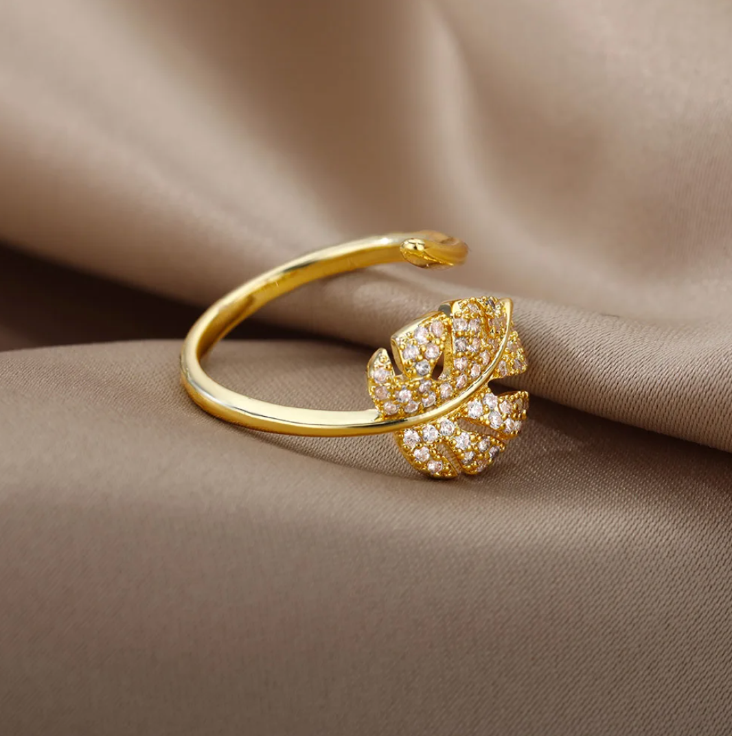 18 Karat Gold-Plated Wild Leaf Ring