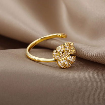 18 Karat Gold-Plated Wild Leaf Ring