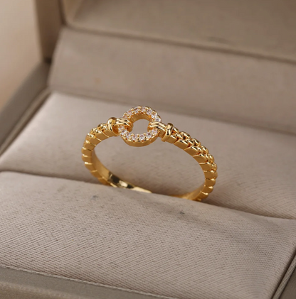18 Karat gold-plated Eternal Circle Ring with cubic zirconia