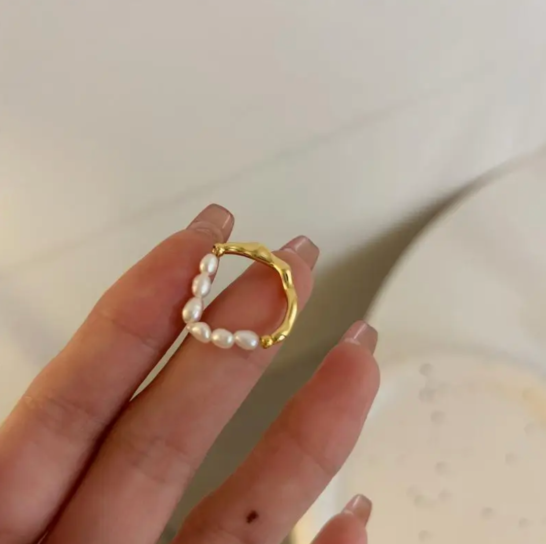 18 Karat gold-plated ring with Caspian sea pearls