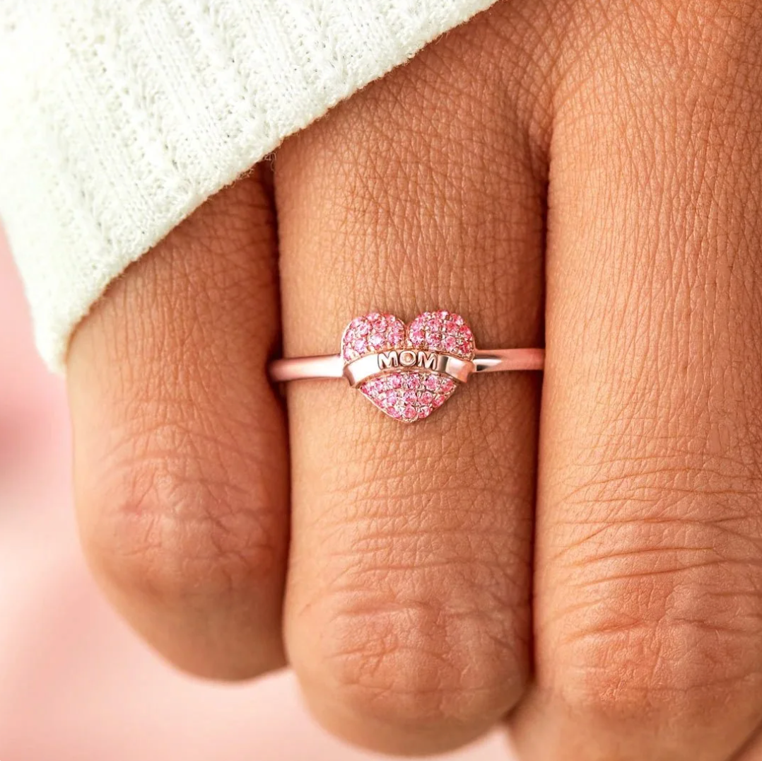 Delicate heart ring "Mama" with zirconia and 18K gold-plated.