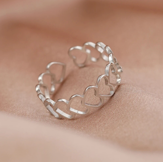 Ring with hearts in circumference in sterling silver 925
