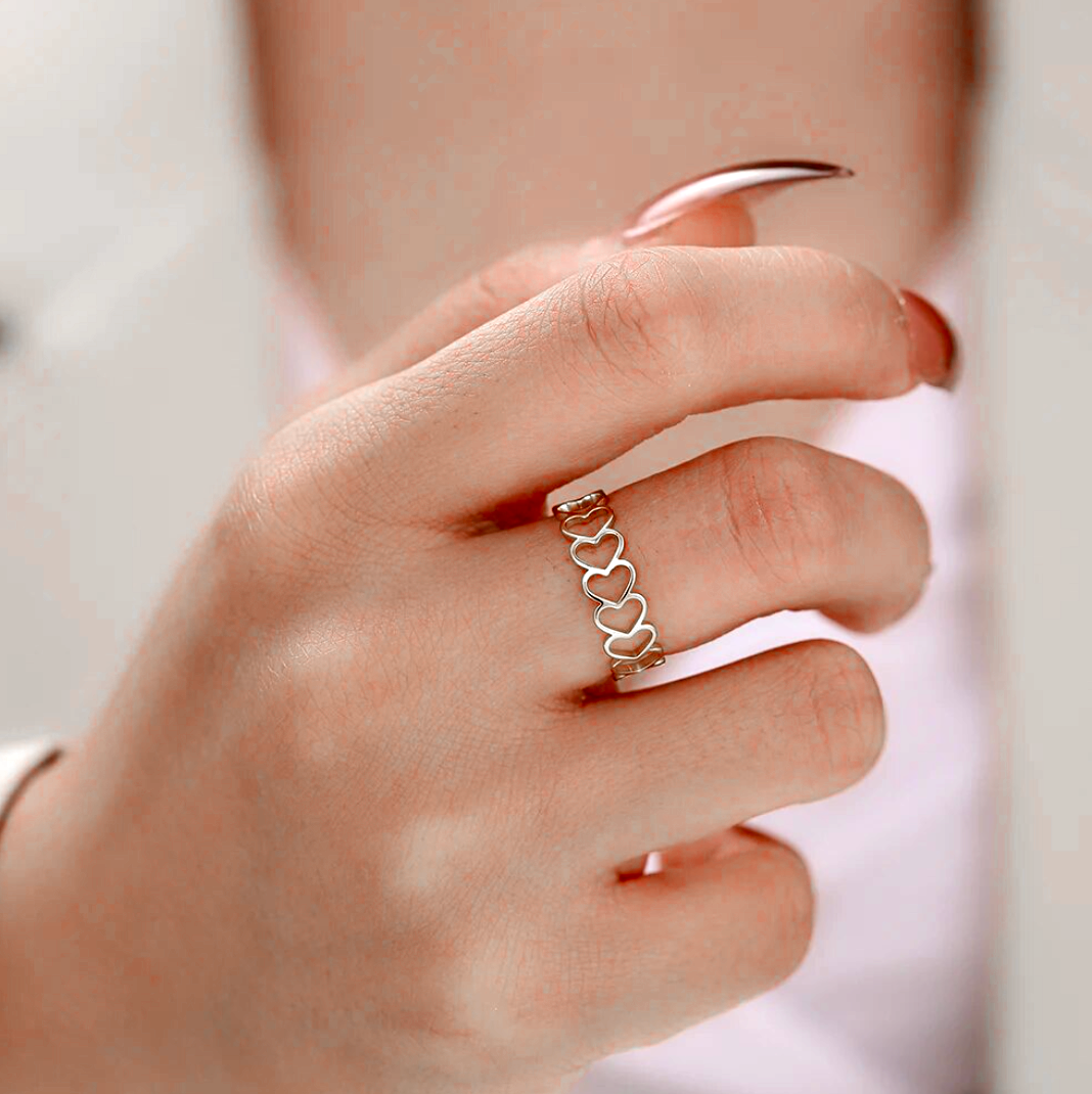 Ring with hearts in circumference in sterling silver 925