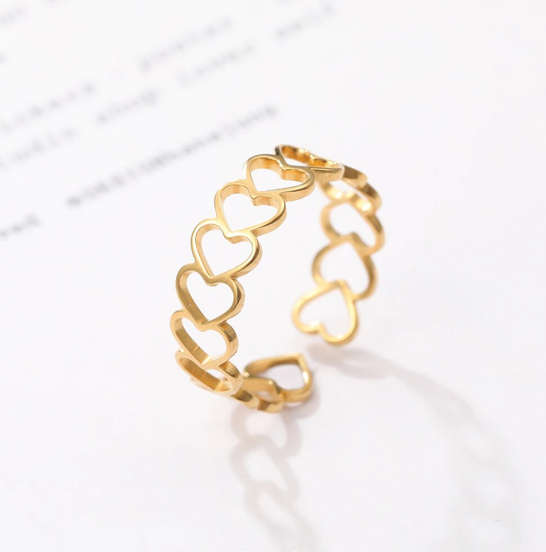 Adjustable Ring with Hearts in 18K Gold Plating