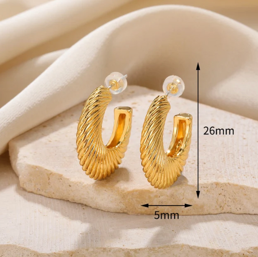 Earrings, 18 karat gold-plated, with wavy ring