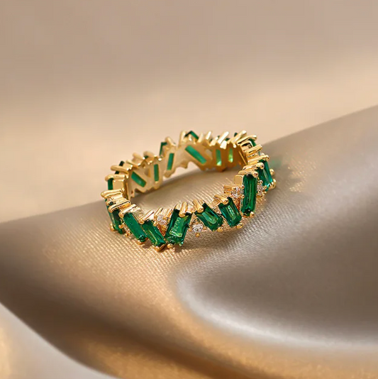 Jade stone ring with 18 karat gold-plated stones
