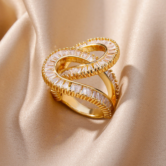 18K Gold plated ring with interlocking zirconia stones