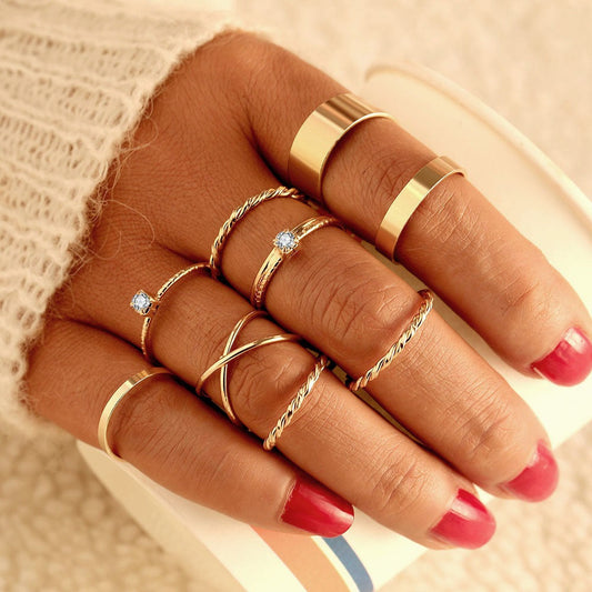 Set of 9 rings in fine style made of 925 sterling silver