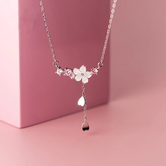 Floral necklace with pink stones in silver