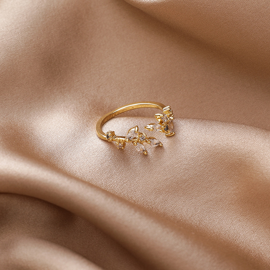 Adjustable Ring with Crystal Leaves in Gold