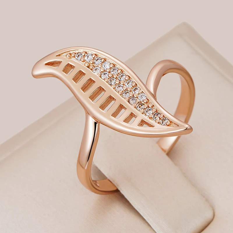 Shiny gold leaf ring