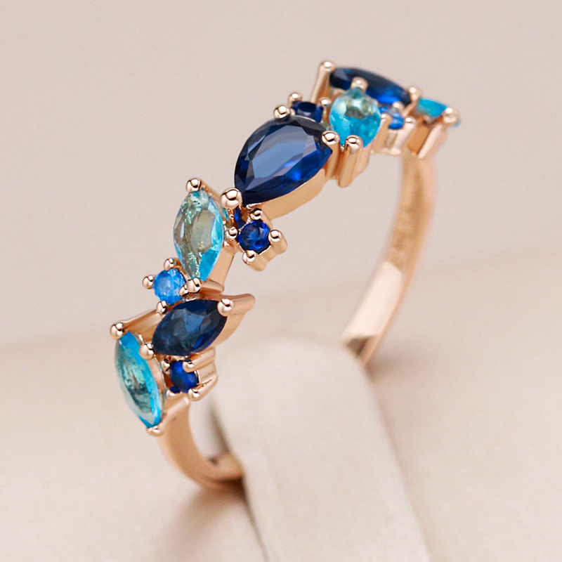 Elegant ring with blue crystals gold-plated