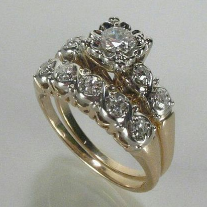 Vintage glittering gold ring