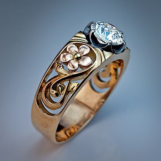 Golden flower ring with zirconia